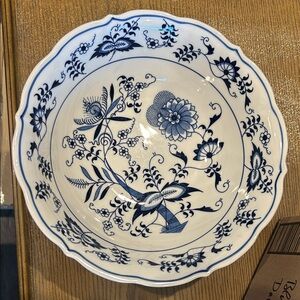 Vintage BLUE DANUBE Blue Onion 9" Round Serving Bowl Dish Made in Japan- 1960’s